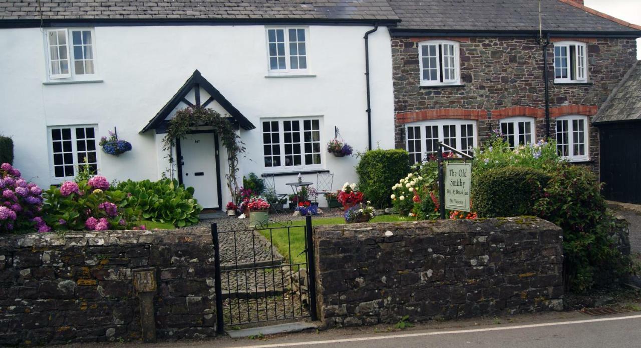 كلوفيلي The Old Smithy Bed & Breakfast المظهر الخارجي الصورة